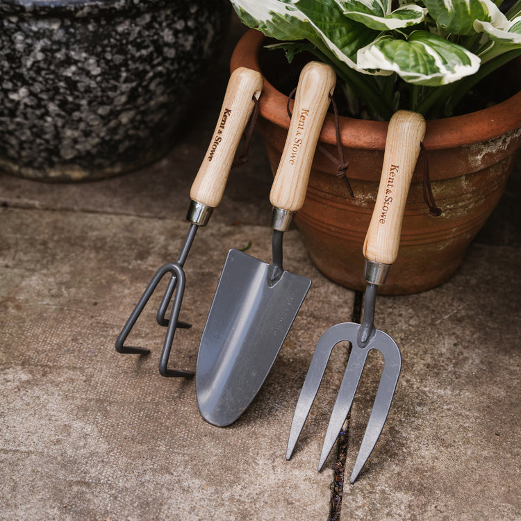 Kent & Stowe Carbon Steel Hand 3 Prong Cultivator