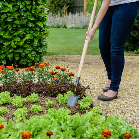 Kent & Stowe Carbon Steel Long Handled Trowel