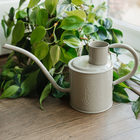 Kent & Stowe The Indoor Metal Watering Can Pebble Stone 1L