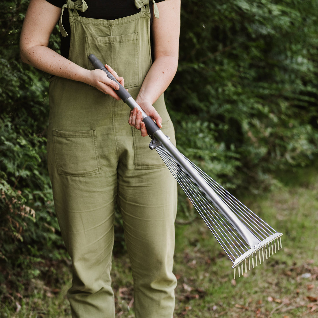 Kent & Stowe Expanding Lawn & Leaf Rake - Lawn Care