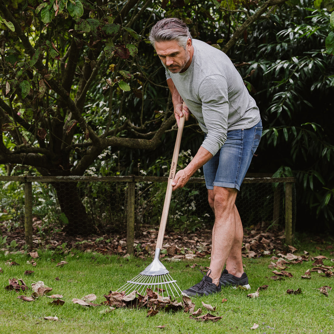 Kent & Stowe Garden Life Lawn & Leaf Rake - Lightweight Tools