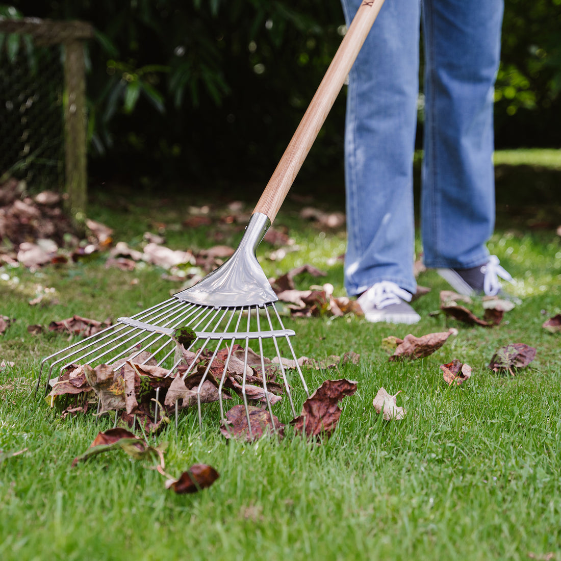 Kent & Stowe Garden Life Lawn & Leaf Rake - Lightweight Tools