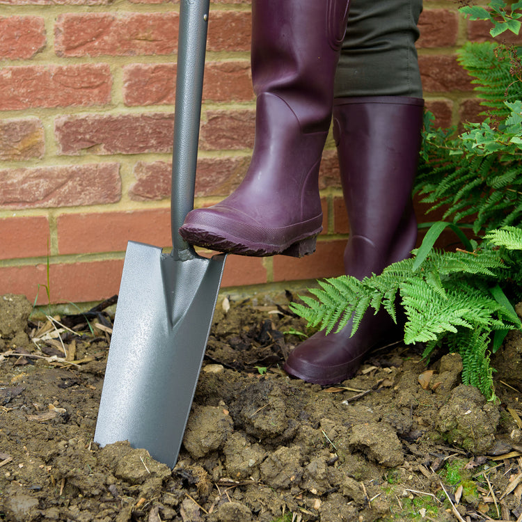 Kent & Stowe Carbon Steel Planting Spade