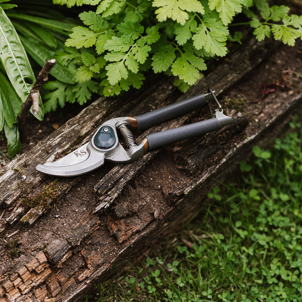 Kent Tools Kent & Stowe Traditional Secateurs Twin Pack - Cutting Tools